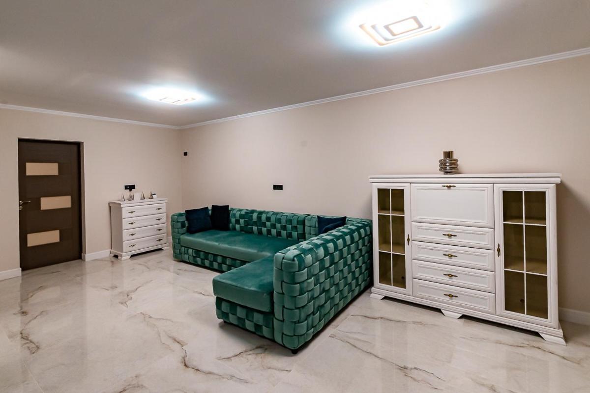 Moky Rezident Apartamento Arad Exterior foto