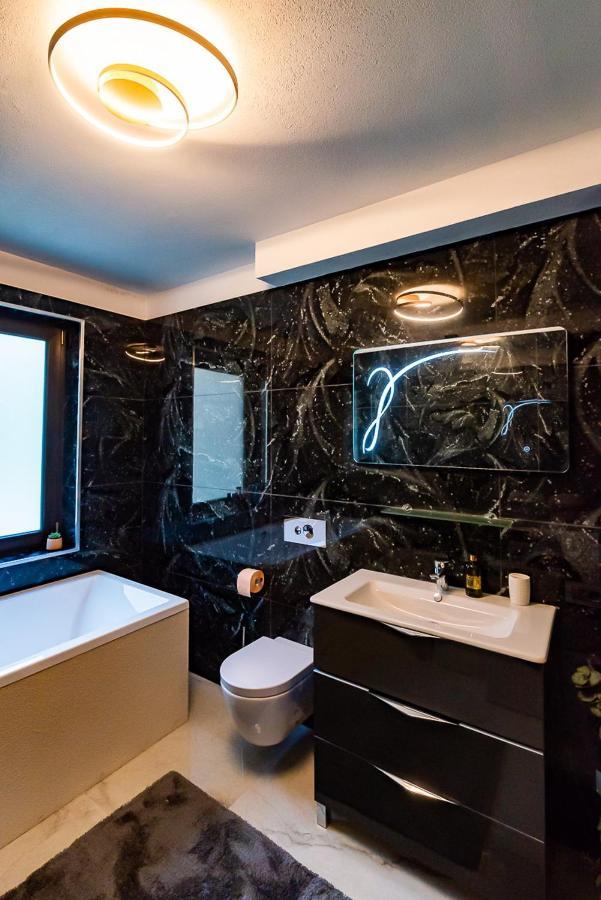 Moky Rezident Apartamento Arad Exterior foto