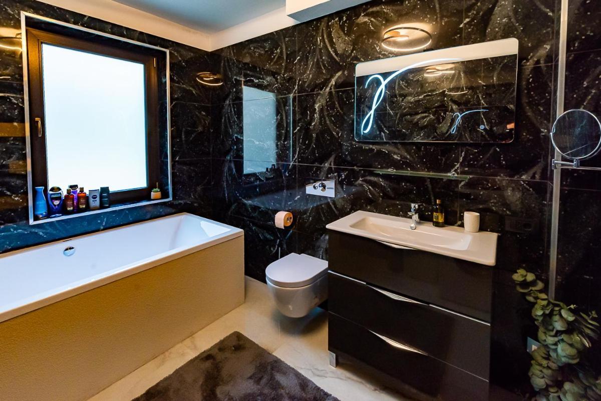 Moky Rezident Apartamento Arad Exterior foto