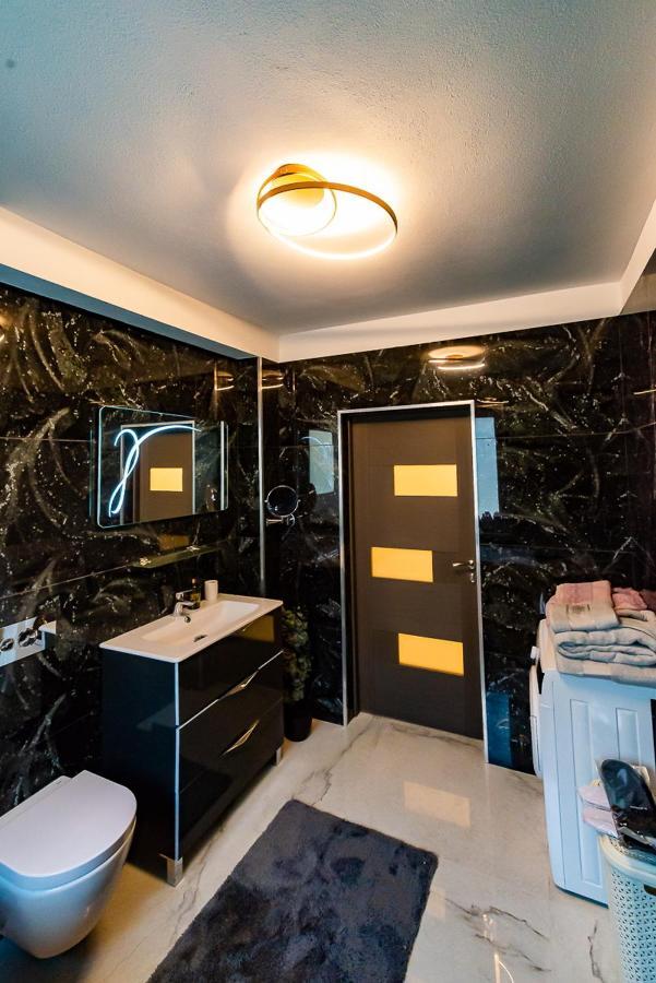 Moky Rezident Apartamento Arad Exterior foto